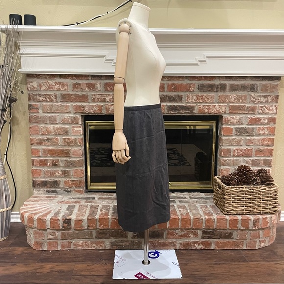 Giorgio Armani Collezioni grey wool-blend midi pencil skirt / 6/ EUC - Picture 7 of 10